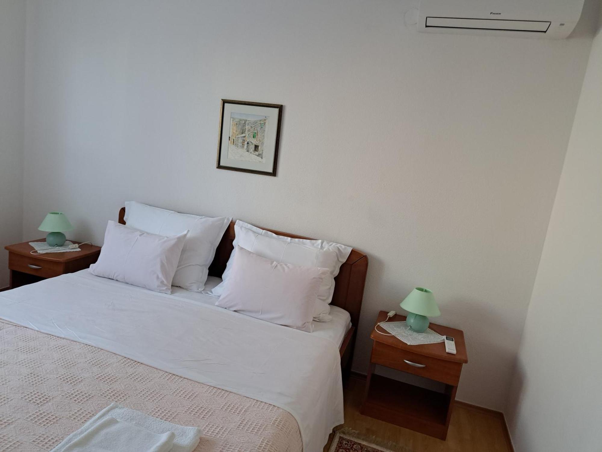 Apartments Pink House 波弗加纳 外观 照片